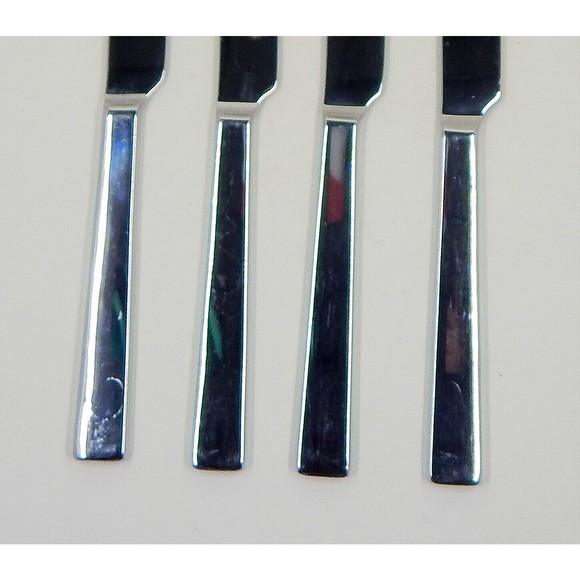 Zwilling J.A Henckels Dinner Serrated Knives 9 Inch Set of 4 - Picture 7 of 8